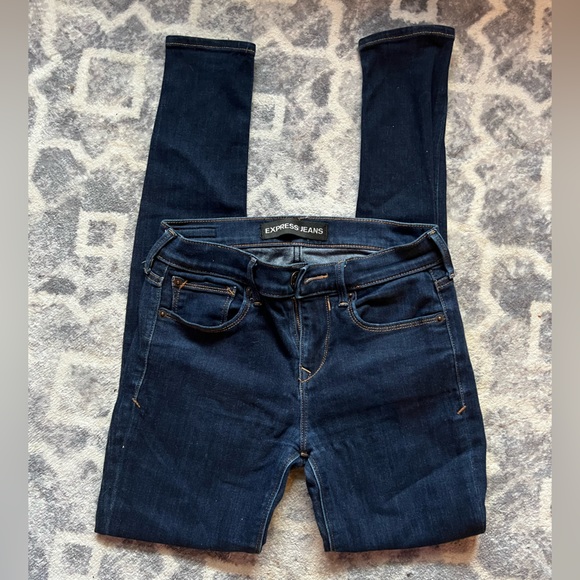 Mid Rise Jeans - Picture 2 of 3